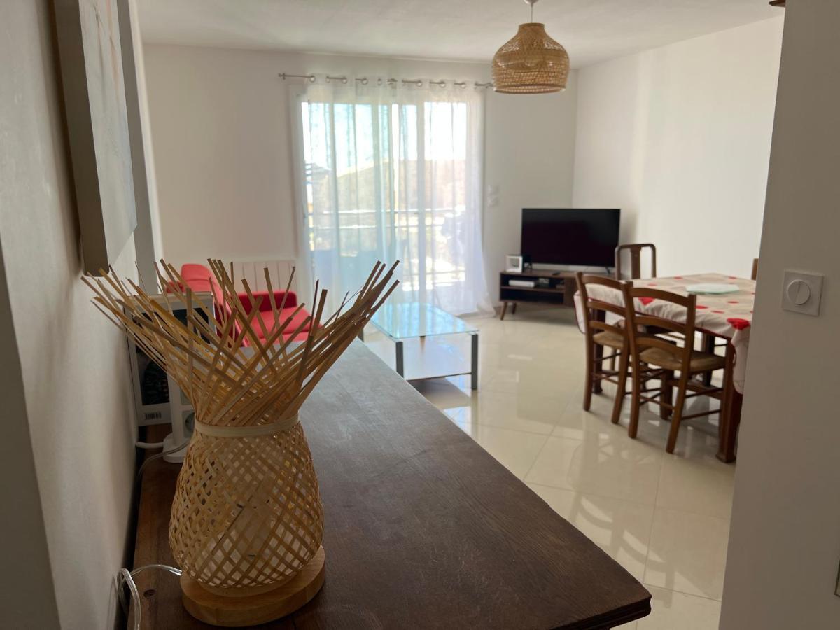 Superbe Appartement A Saint Pierre La Mer Exterior photo