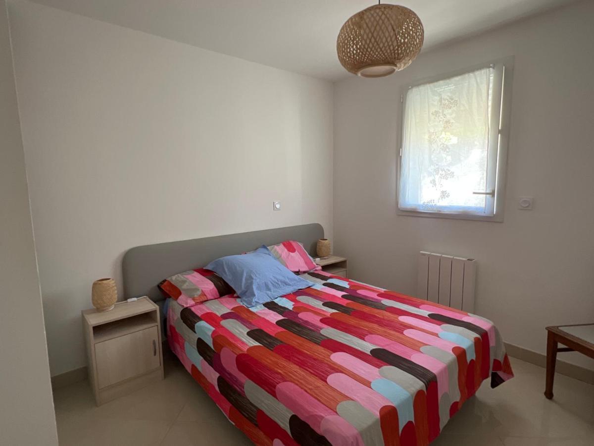Superbe Appartement A Saint Pierre La Mer Exterior photo